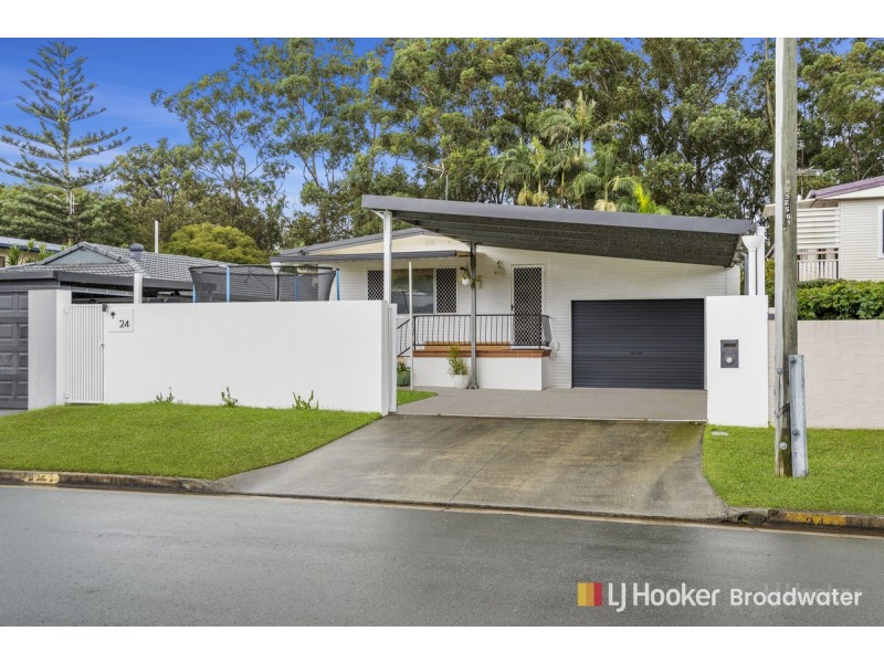 24 Turana Street, Coombabah QLD 4216
