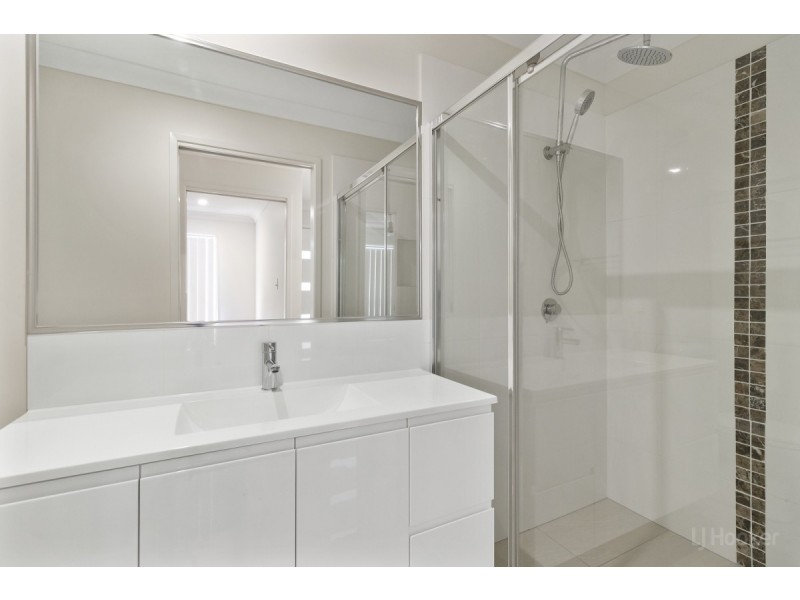 22a Jimmieson Avenue, Labrador QLD 4215