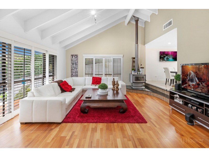 8 Sun Valley Drive, Ashmore QLD 4214