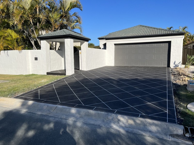 5 Ken Crescent, Helensvale QLD 4212