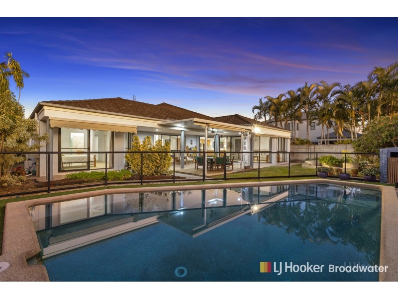 6 Dallow Crescent, Helensvale QLD 4212