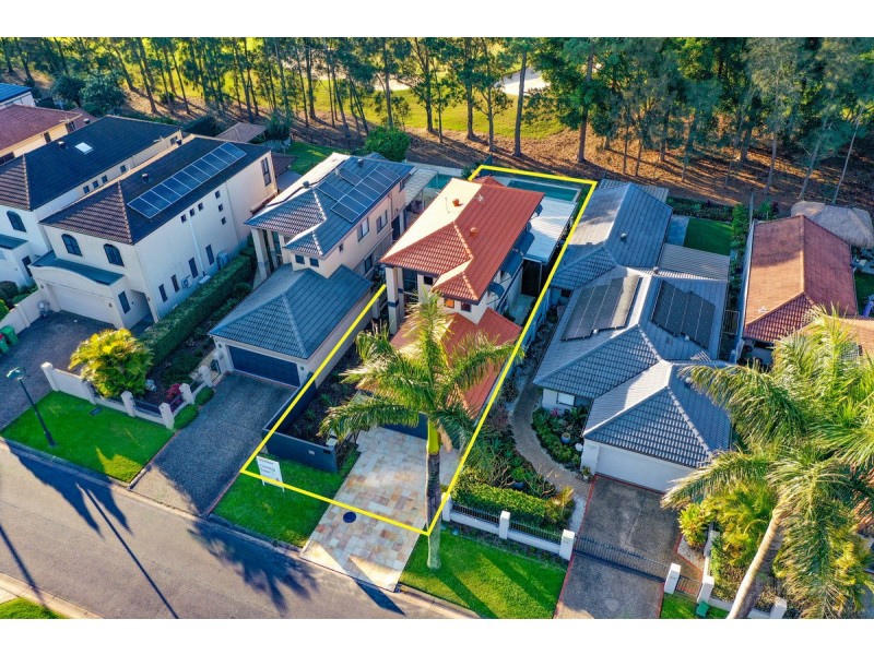 29 Ballybunyon Crescent, Hope Island QLD 4212