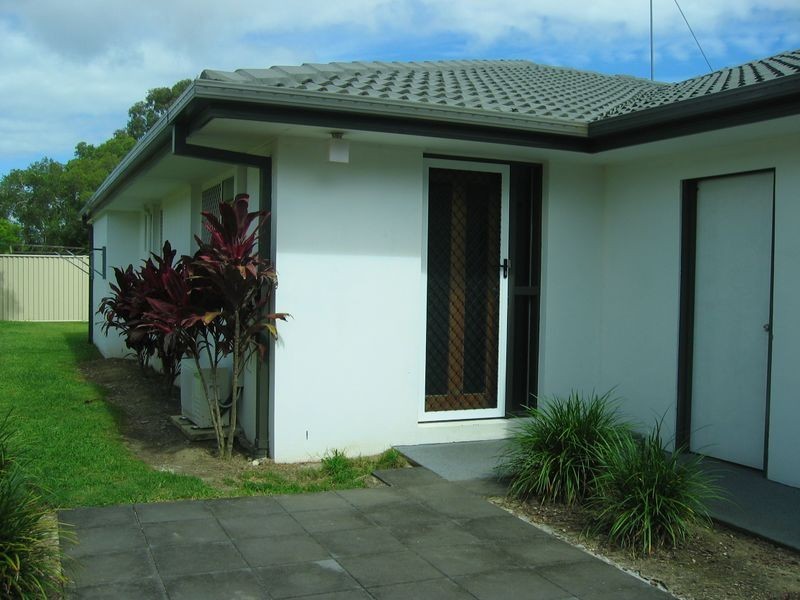 1/130 Kumbari Avenue, Labrador QLD 4215