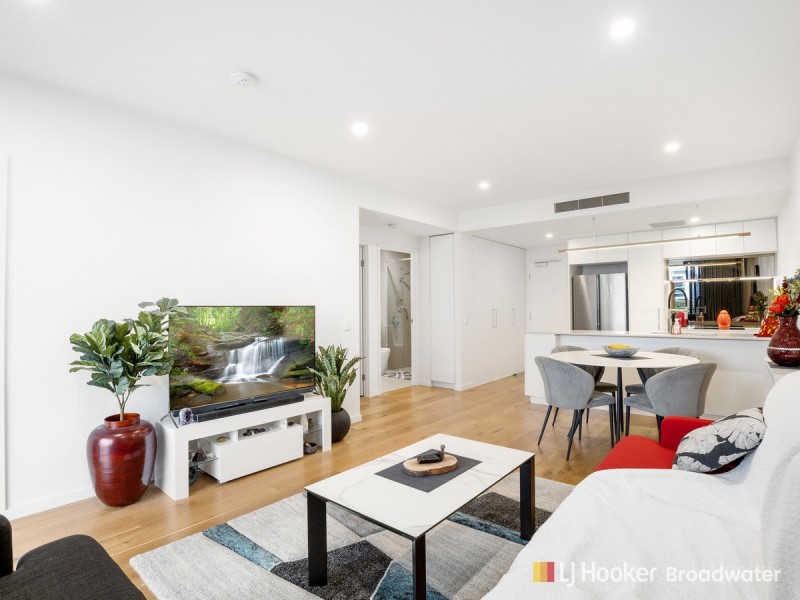 302/110 Frank Street, Labrador QLD 4215