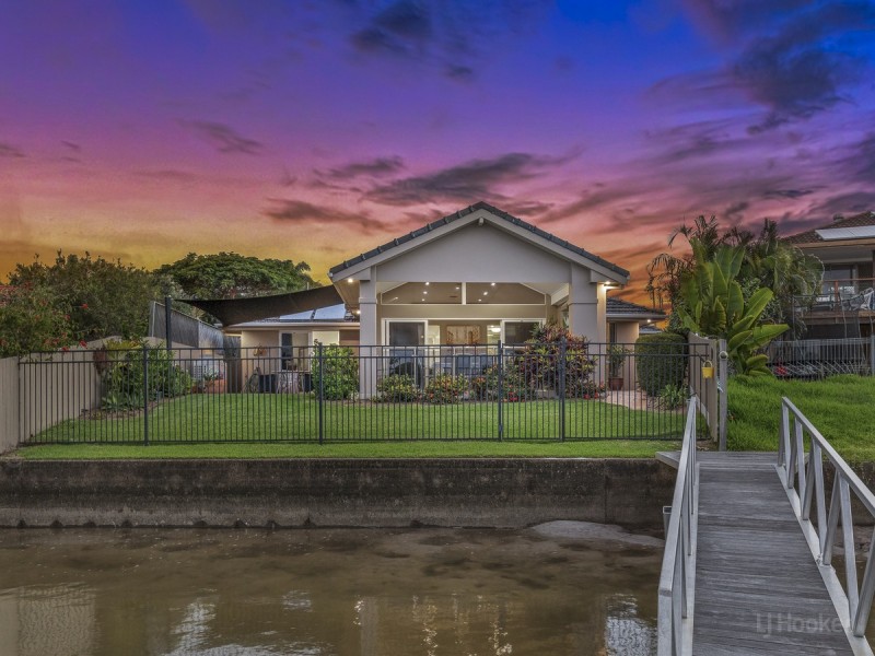 25 Jennifer Avenue, Runaway Bay QLD 4216
