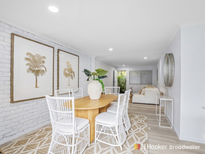 2/51 Government Road, Labrador QLD 4215