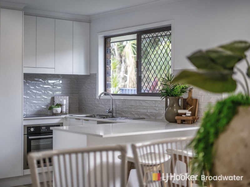 2/51 Government Road, Labrador QLD 4215