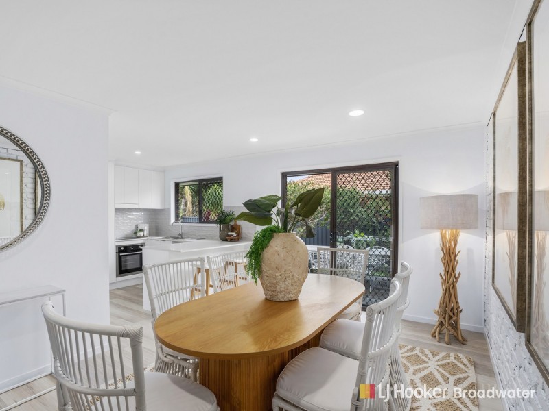 2/51 Government Road, Labrador QLD 4215