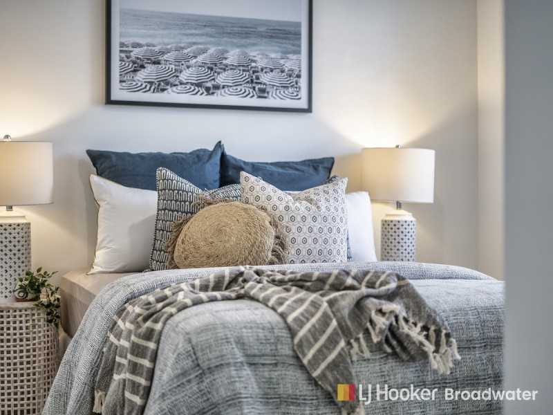 2/51 Government Road, Labrador QLD 4215