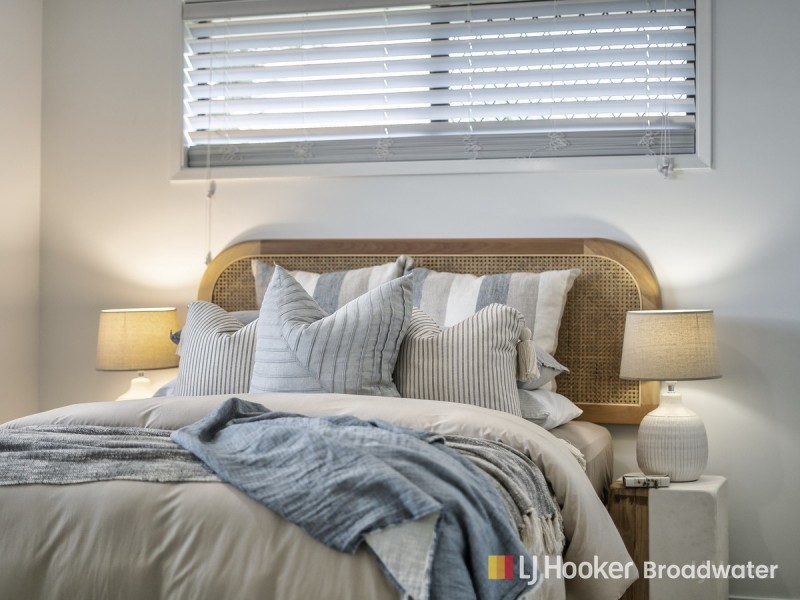 2/51 Government Road, Labrador QLD 4215