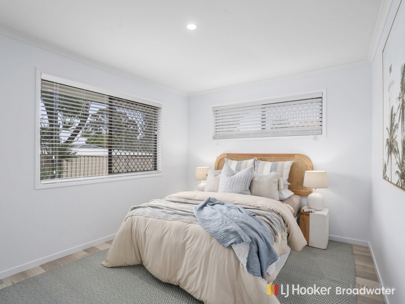 2/51 Government Road, Labrador QLD 4215