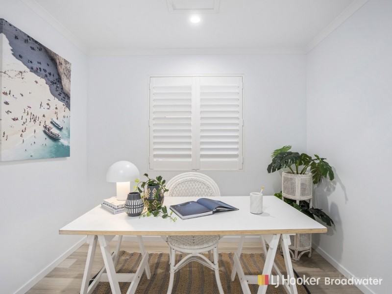 2/51 Government Road, Labrador QLD 4215