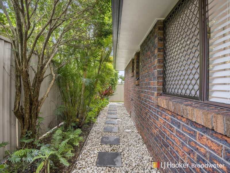 2/51 Government Road, Labrador QLD 4215