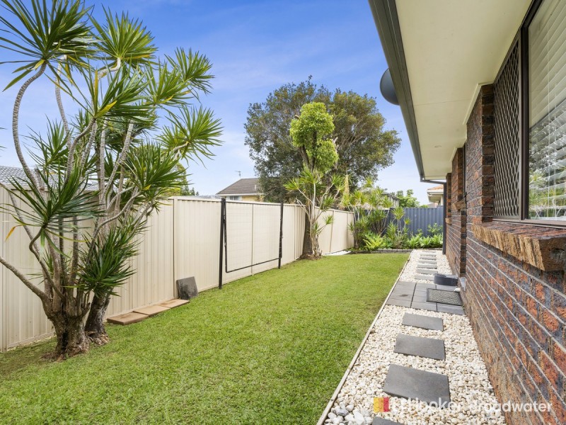 2/51 Government Road, Labrador QLD 4215