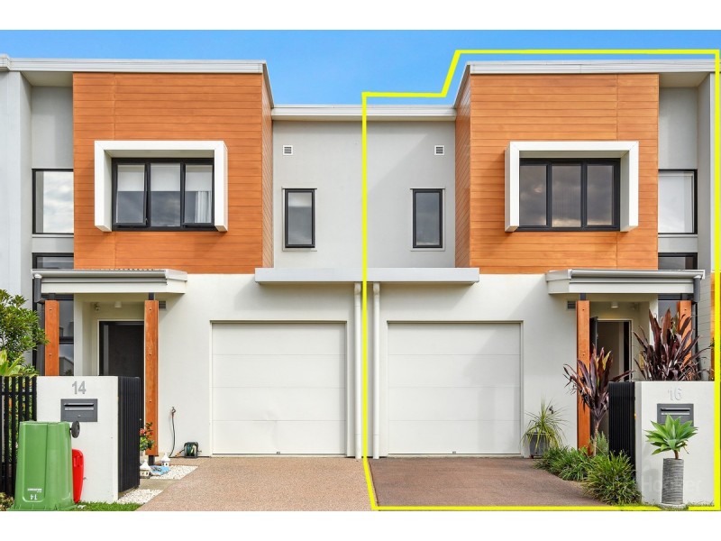 16 Sorrento Street, Hope Island QLD 4212