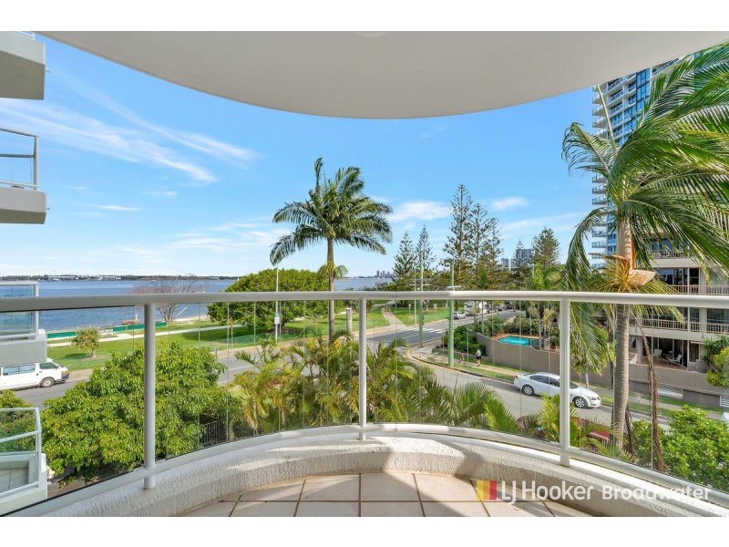 11/242-244 Marine Parade, Labrador QLD 4215