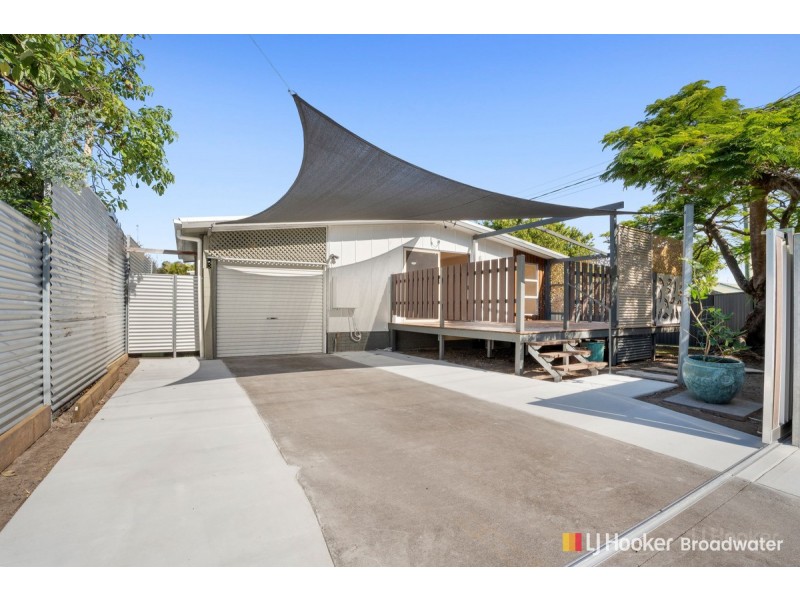 1 Coral Avenue, Labrador QLD 4215