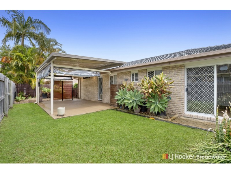 2/6 Jannie Court, Labrador QLD 4215