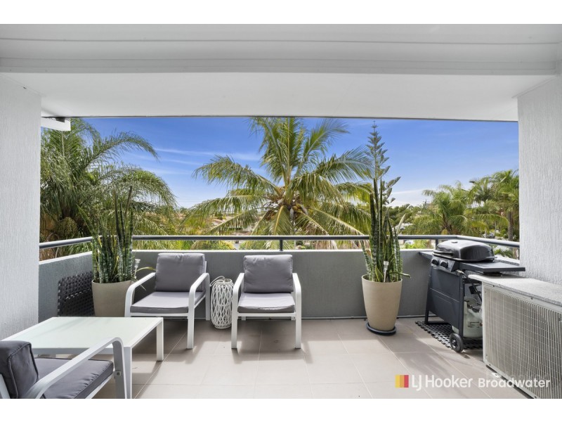 18/65 Bayview Street, Runaway Bay QLD 4216