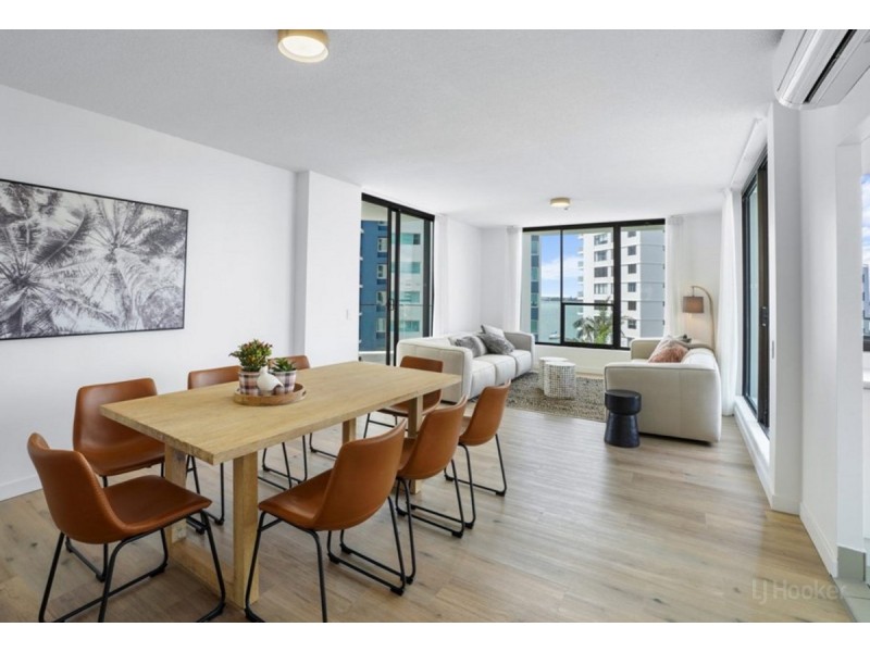 904/41 Labrador Street, Labrador QLD 4215