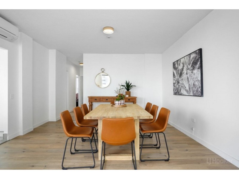 904/41 Labrador Street, Labrador QLD 4215