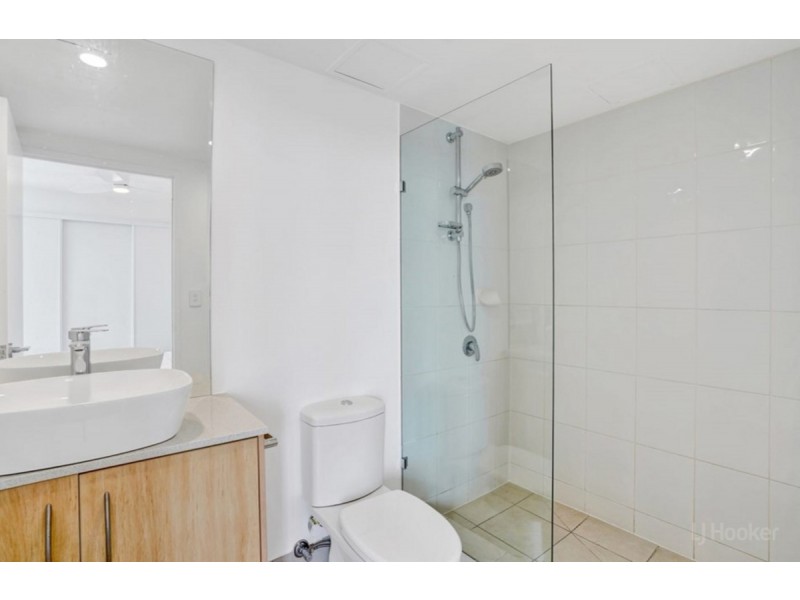 904/41 Labrador Street, Labrador QLD 4215