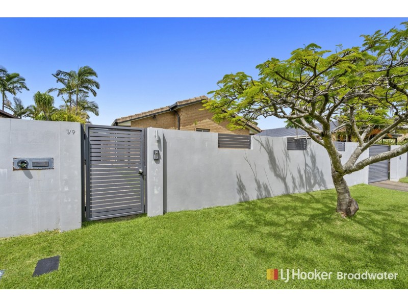 1/9 Stephanie Court, Labrador QLD 4215