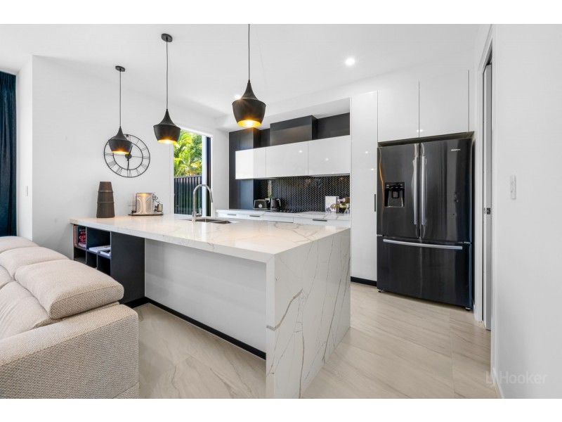 2/451 Pine Ridge Road, Runaway Bay QLD 4216