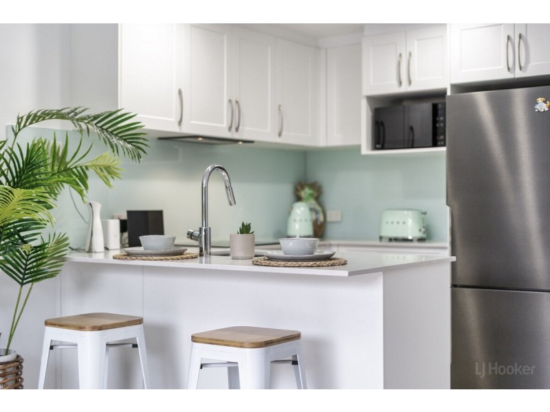 8/425 Pine Ridge Road, Runaway Bay QLD 4216