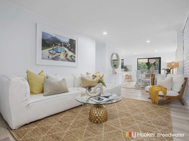 2/51 Government Road, Labrador QLD 4215