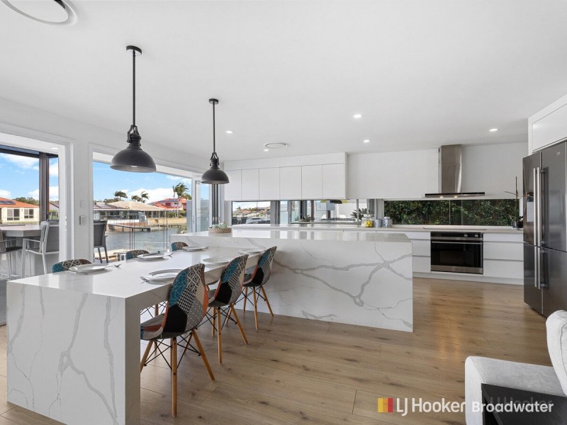 12 Matthew Flinders Drive, Hollywell QLD 4216