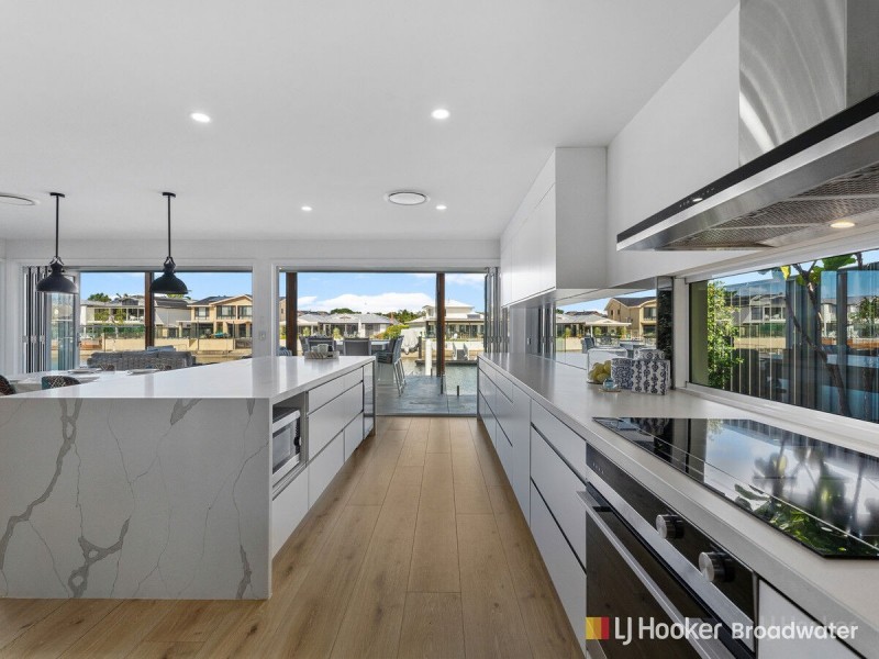 12 Matthew Flinders Drive, Hollywell QLD 4216