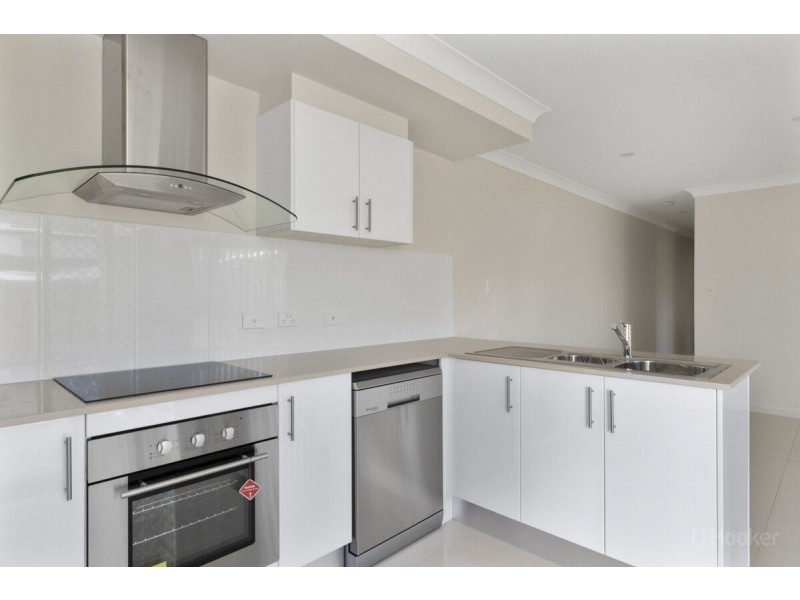 22 Jimmieson Avenue, Labrador QLD 4215