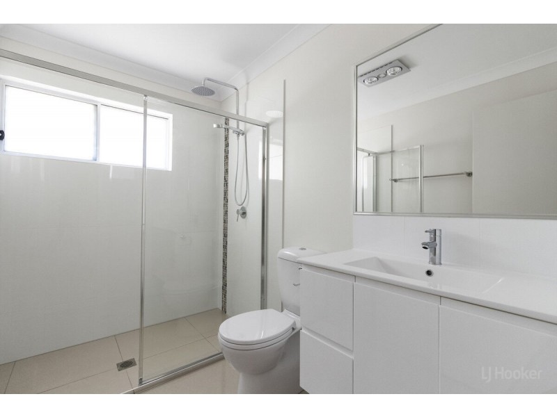 22 Jimmieson Avenue, Labrador QLD 4215