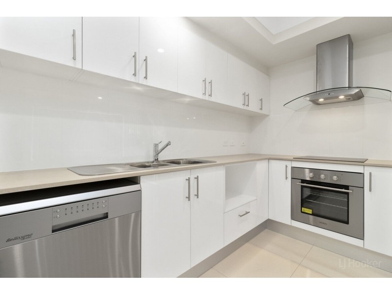 22 Jimmieson Avenue, Labrador QLD 4215