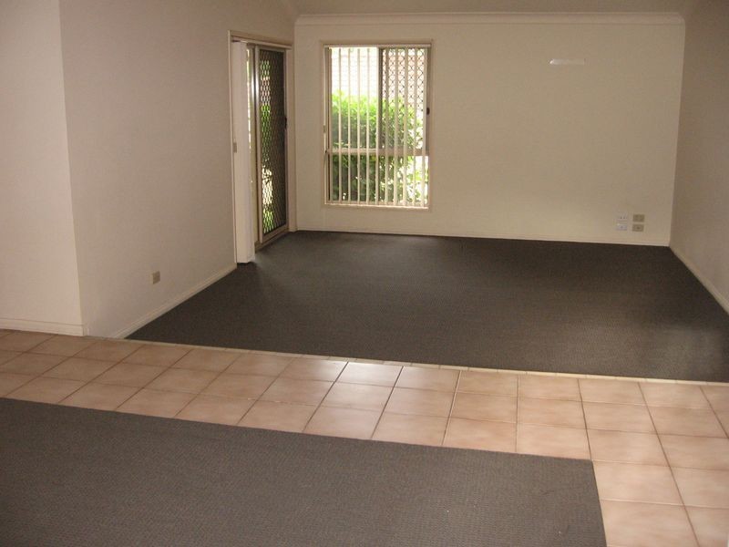 18 Peter Thomson Drive, Parkwood QLD 4214