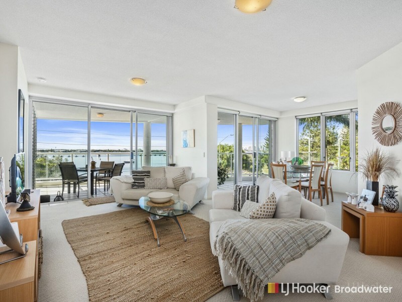 10/242-244 Marine Parade, Labrador QLD 4215