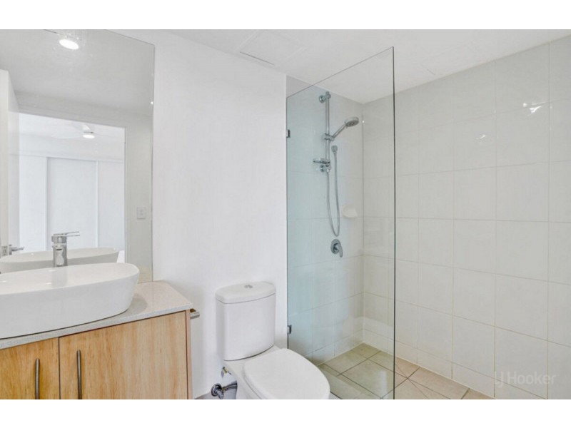 901/41 Labrador Street, Labrador QLD 4215