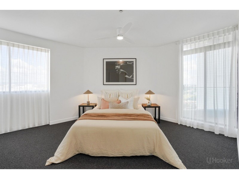 1404/41 Labrador Street, Labrador QLD 4215