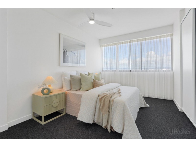 1404/41 Labrador Street, Labrador QLD 4215