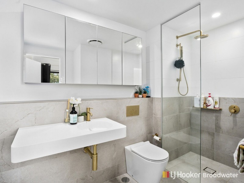 708/372 Marine Parade, Labrador QLD 4215