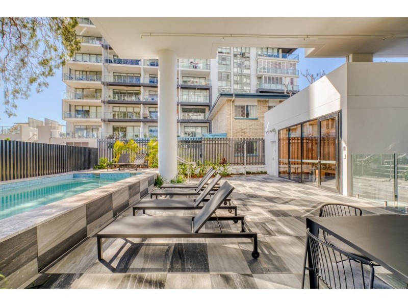 708/372 Marine Parade, Labrador QLD 4215