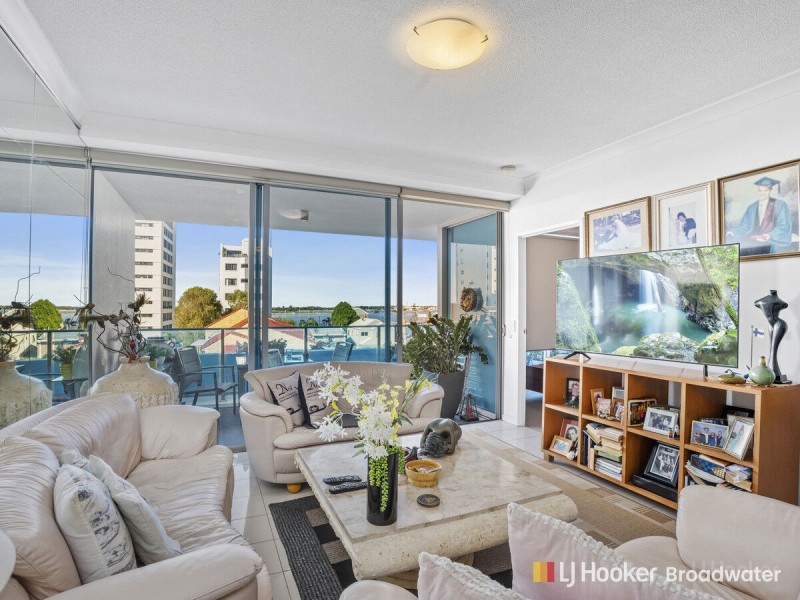 304/20 Labrador Street, Labrador QLD 4215