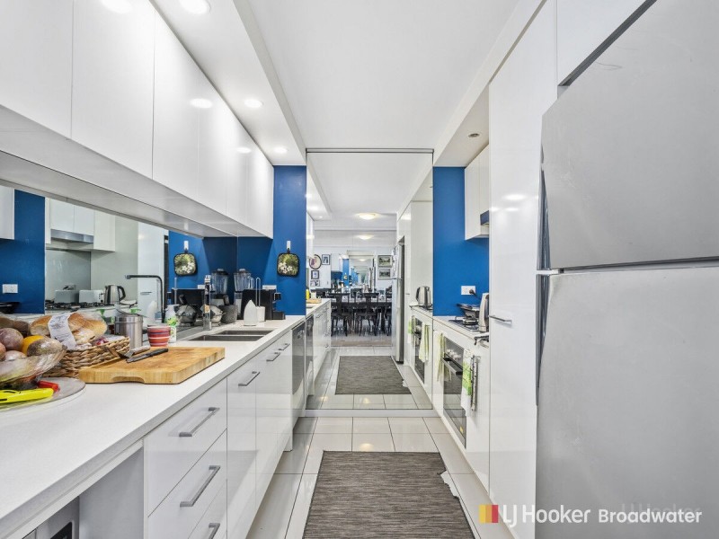 304/20 Labrador Street, Labrador QLD 4215