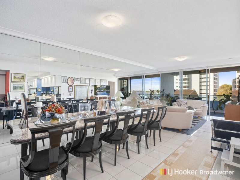 304/20 Labrador Street, Labrador QLD 4215