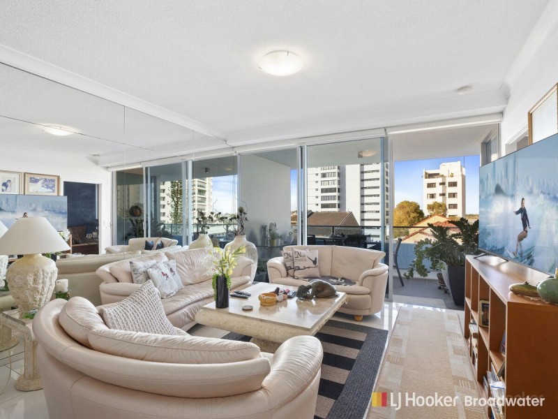 304/20 Labrador Street, Labrador QLD 4215