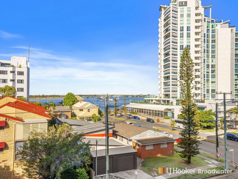304/20 Labrador Street, Labrador QLD 4215