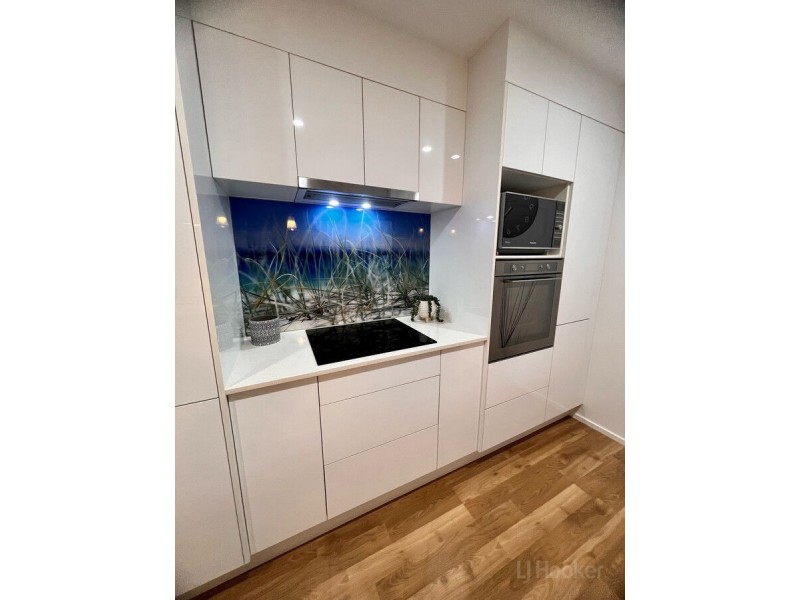 22 Kosciusko Crescent, Southport QLD 4215