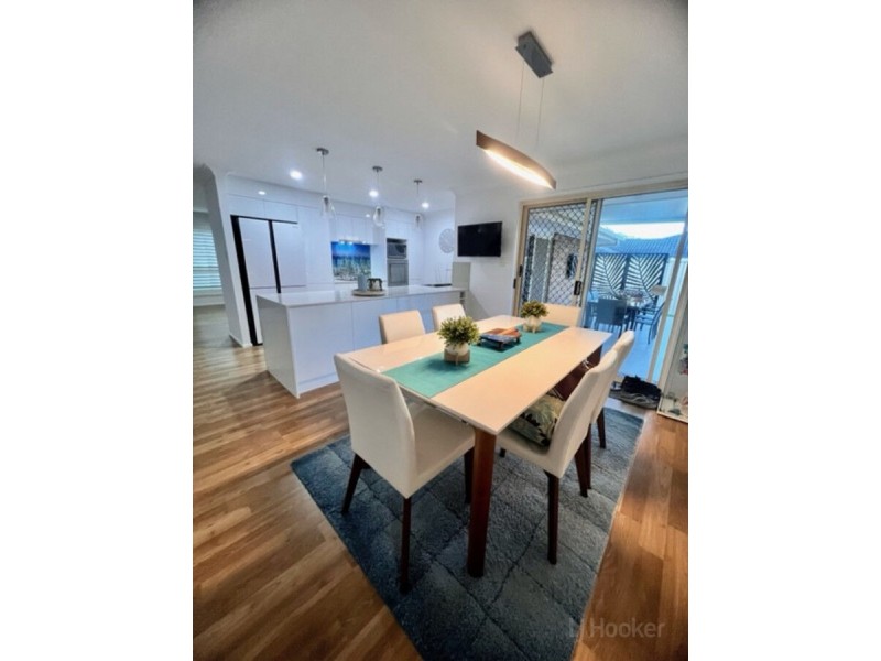 22 Kosciusko Crescent, Southport QLD 4215