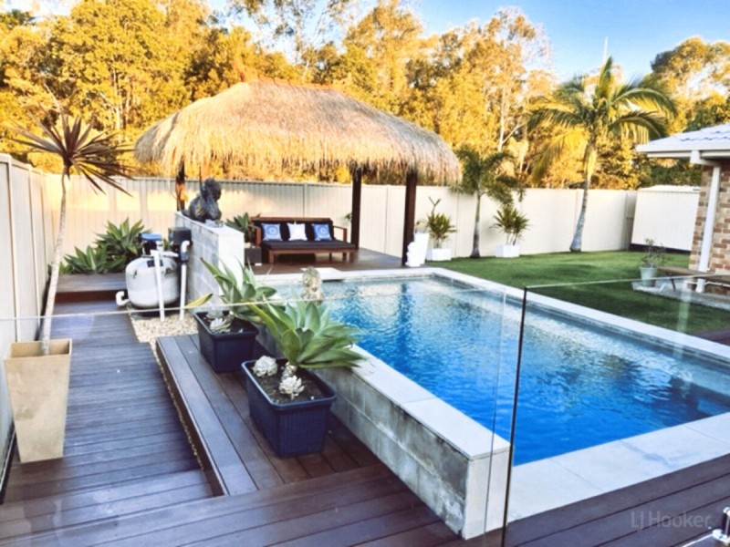 22 Kosciusko Crescent, Southport QLD 4215